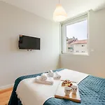 דירה Hostwise - Modern & Cozy Flat | Near The מטוסיניוס