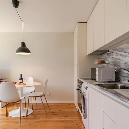 Hostwise - Modern & Cozy Flat | Near The *
