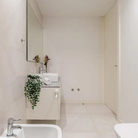 Hostwise - Modern & Cozy Flat | Near The *