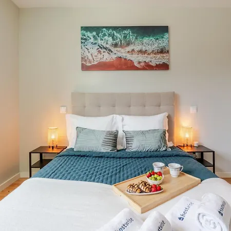Apartment Hostwise - Modern & Cozy Flat | Near The