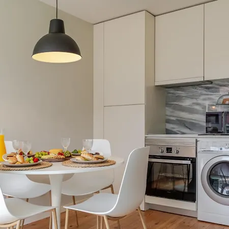 Apartment Hostwise - Modern & Cozy Flat | Near The *
