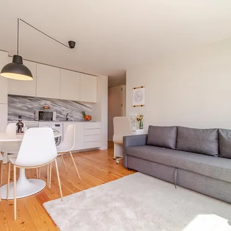 Hostwise - Modern & Cozy Flat | Near The Apartment Matosinhos (Porto)