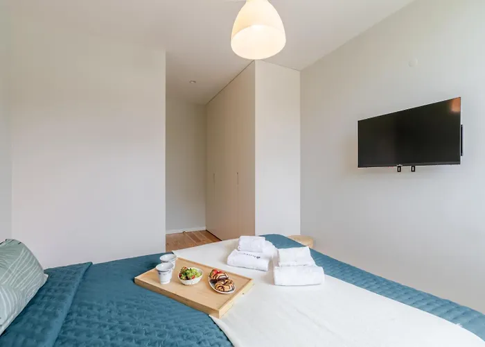 Hostwise - Modern & Cozy Flat | Near The *