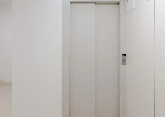 Apartamento Hostwise - Modern & Cozy Flat | Near The