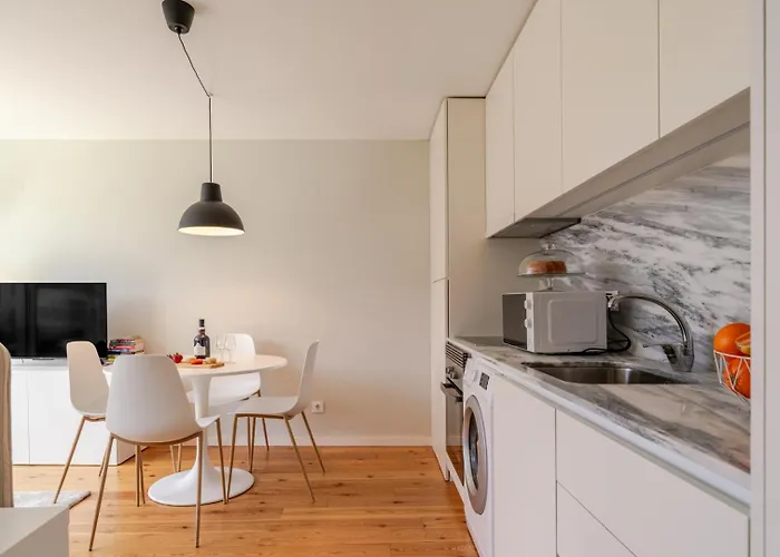 Hostwise - Modern & Cozy Flat | Near The *