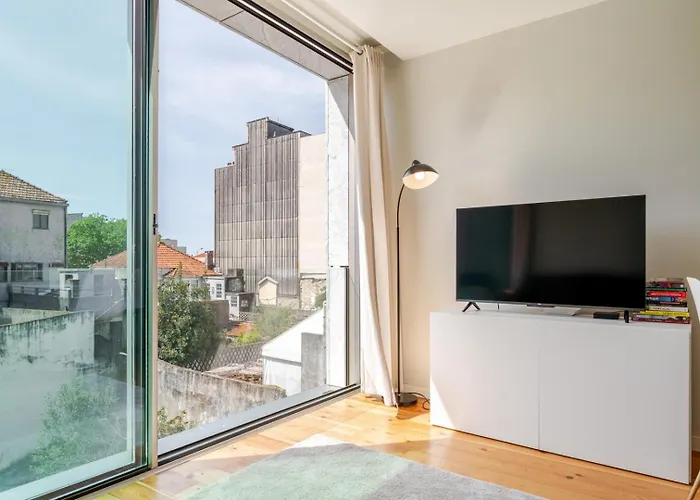 Hostwise - Modern & Cozy Flat | Near The Appartement Matosinhos (Porto)