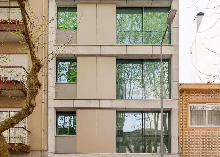 Hostwise - Modern & Cozy Flat | Near The Appartement *