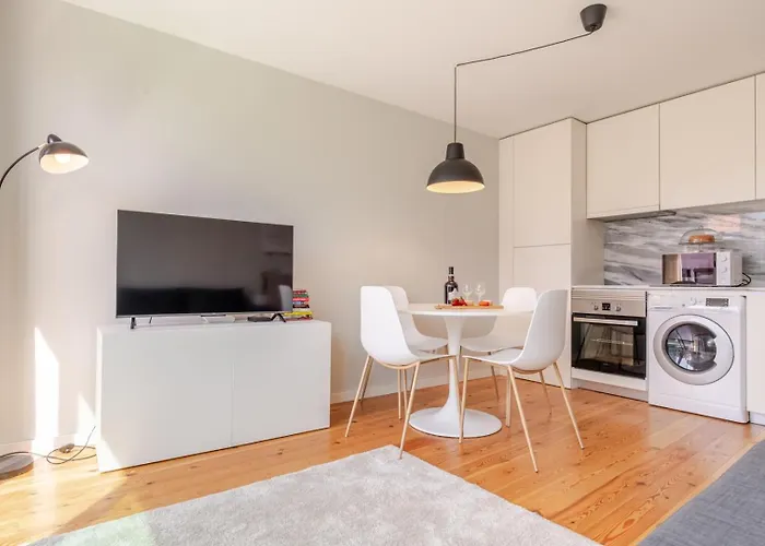 Hostwise - Modern & Cozy Flat | Near The * Matosinhos (Porto)