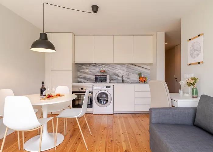 Hostwise - Modern & Cozy Flat | Near The * マトジニョシュ